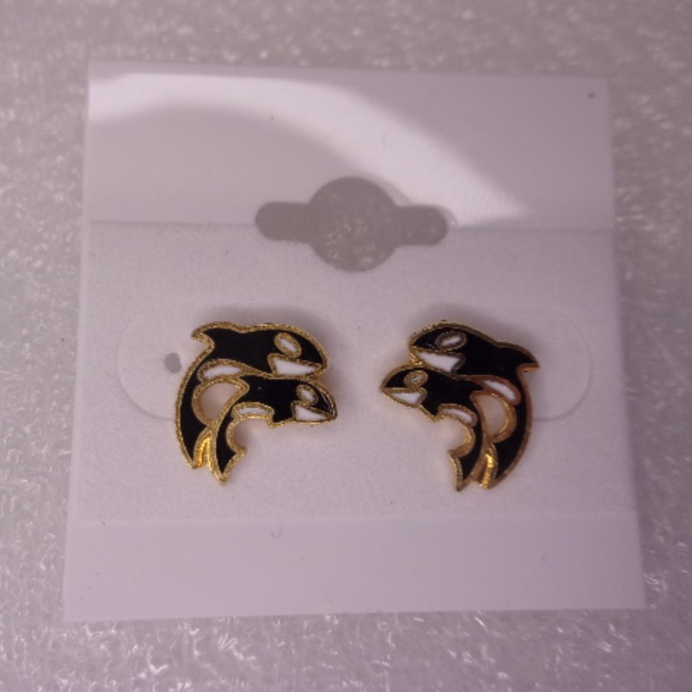 Black White Enamel Killer Whale Pierced Earrings